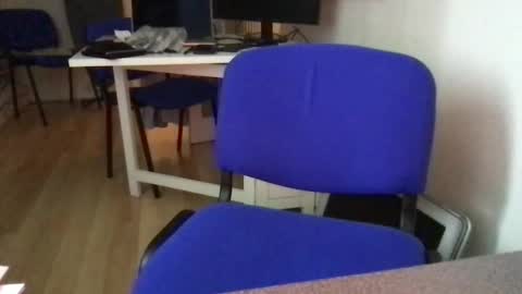 englefield online show from December 1, 4:43 pm