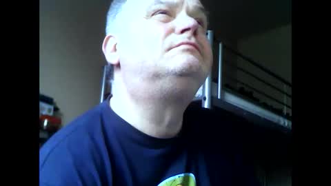 englishguysurrey online show from March 25, 6:20 am