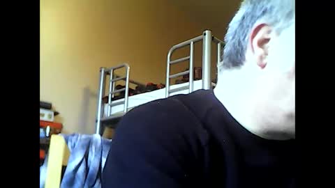 englishguysurrey online show from April 5, 5:59 am