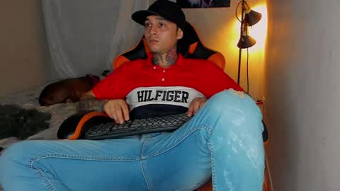 enjoymycock99 online show from May 15, 5:16 am