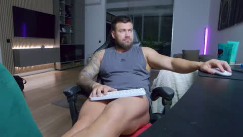 Erik online show from March 19, 9:42 pm