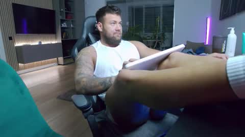 Erik online show from December 4, 10:20 pm