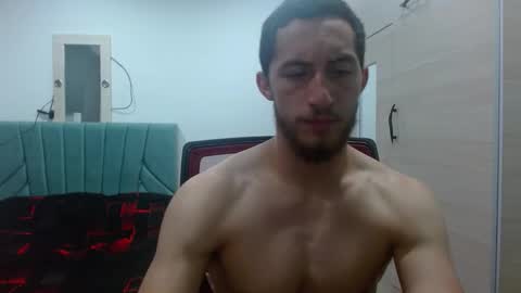 Snapshot of enzo_savage chatting on October 23, 7:04 pm enzo_savage online show from October 23, 7:04 pm