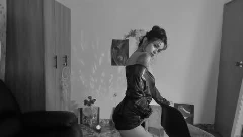 Leyla online show from March 29, 1:18 am