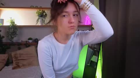 Kira online show from December 17, 1:34 am