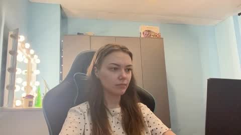 Lily online show from March 23, 2:05 am