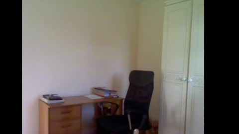 erasmus_d online show from April 7, 4:53 pm