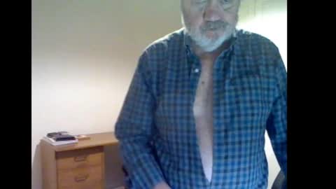 erasmus_d online show from December 15, 6:26 pm