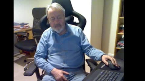 erasmus_d online show from October 24, 5:57 pm