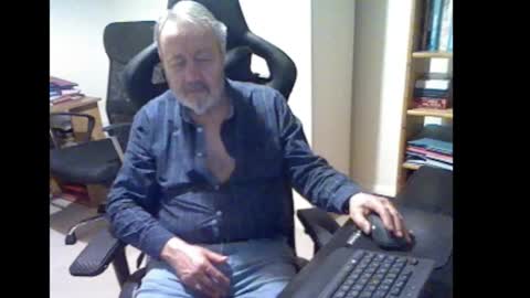 erasmus_d online show from November 10, 5:38 pm