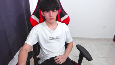 eren_tatakae online show from January 24, 6:35 pm