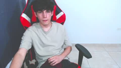 eren_tatakae online show from December 18, 1:59 am