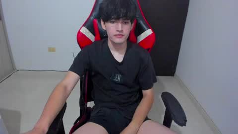 eren_tatakae online show from April 17, 1:19 am