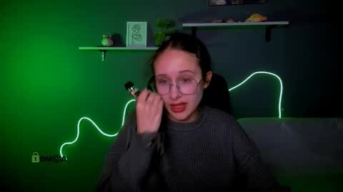 Snapshot of erica_breeze chatting on October 16, 9:13 pm your dear Erica online show from October 16, 9:13 pm