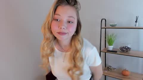 Alivia online show from December 20, 3:41 pm