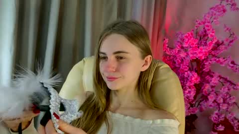 Erica online show from April 5, 8:22 am