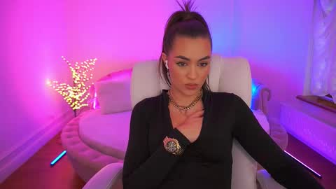 Erica online show from February 20, 2:08 pm