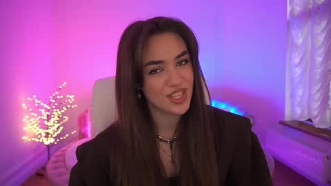 Erica online show from March 6, 2:49 pm