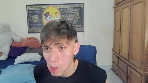 erick_de_rossee online show from December 21, 7:42 pm