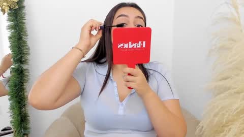 Snapshot of erika_mendez1 chatting on December 27, 8:28 pm Erika Mendez online show from December 27, 8:28 pm