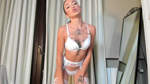 Venus Skye online show from March 10, 5:07 pm