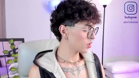   online show from November 10, 8:55 pm