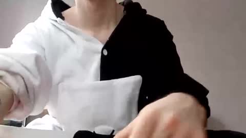 Ernest online show from March 27, 11:11 am