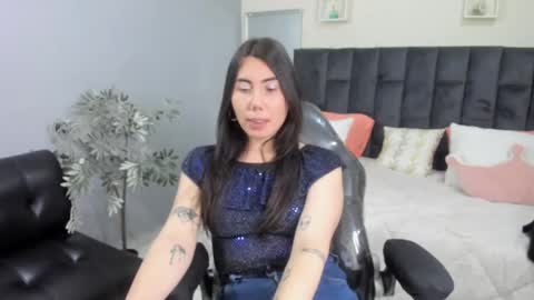 Erotic couple online show from January 28, 1:49 pm