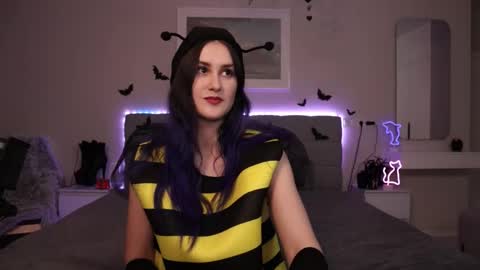 Snapshot of erotic_synth_goddess chatting on October 25, 5:24 pm erotic_synth_goddess online show from October 25, 5:24 pm