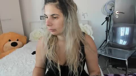 eroticsensualkitty4u online show from October 20, 8:41 am