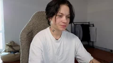 esajukyy online show from July 12, 10:18 am