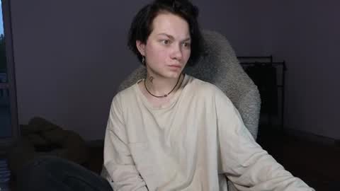 esajukyy online show from July 15, 3:17 pm