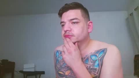 escodamus12 online show from December 6, 3:24 am