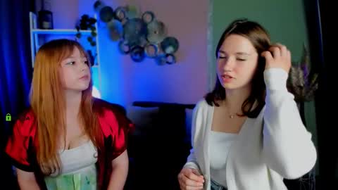 esma_shine online show from September 11, 7:59 pm