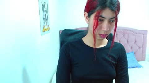 Esmeralda online show from December 19, 8:55 pm