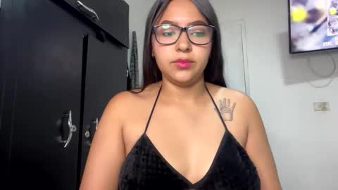 esmeralda_diaz_ online show from February 25, 8:07 am