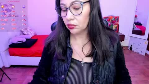esme online show from May 28, 3:32 pm