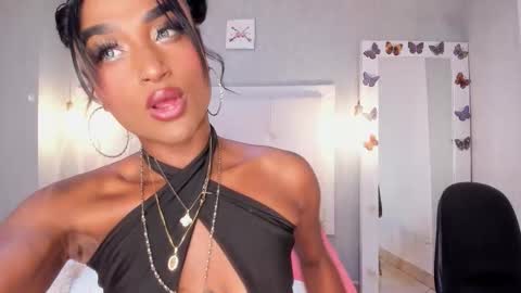 esmeraldanyx online show from November 20, 9:45 pm