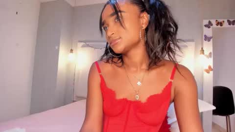 esmeraldanyx online show from November 4, 9:49 pm