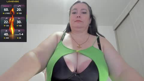 Esmeralda online show from May 13, 10:30 pm