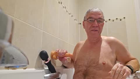 EssexB0y online show from December 25, 7:35 am