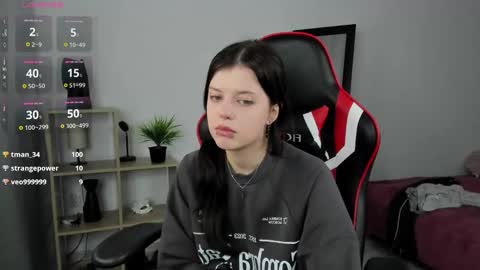 esteria online show from December 6, 6:09 am