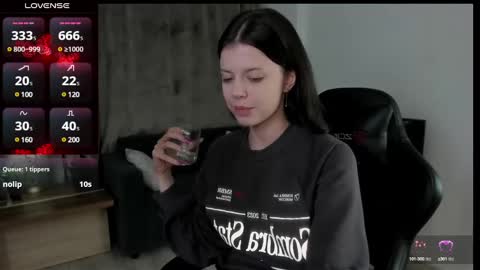 esteria online show from December 8, 6:43 am