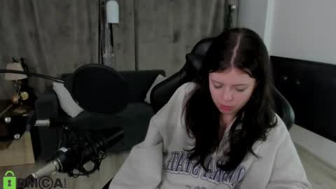 esteria online show from December 16, 4:23 am