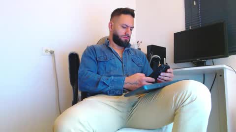 esteban online show from February 20, 1:46 pm