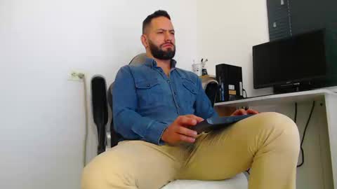 esteban online show from March 12, 2:32 pm