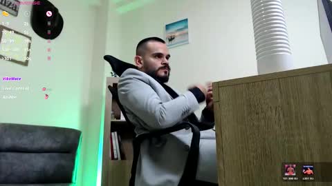 Esteban Fernandez online show from March 17, 7:57 am