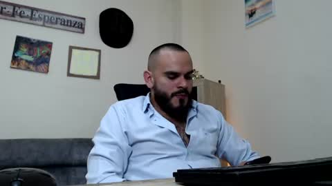 Esteban Fernandez online show from June 18, 9:09 pm
