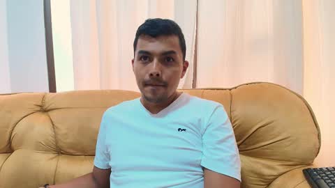 Esteban online show from December 14, 10:05 pm