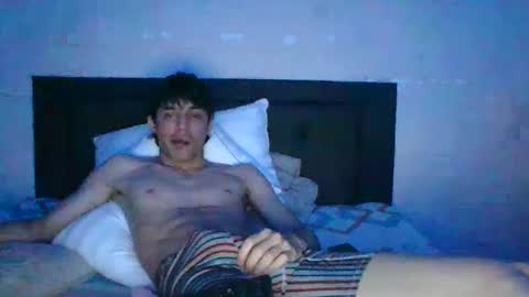 estebankit0 online show from December 29, 10:47 pm